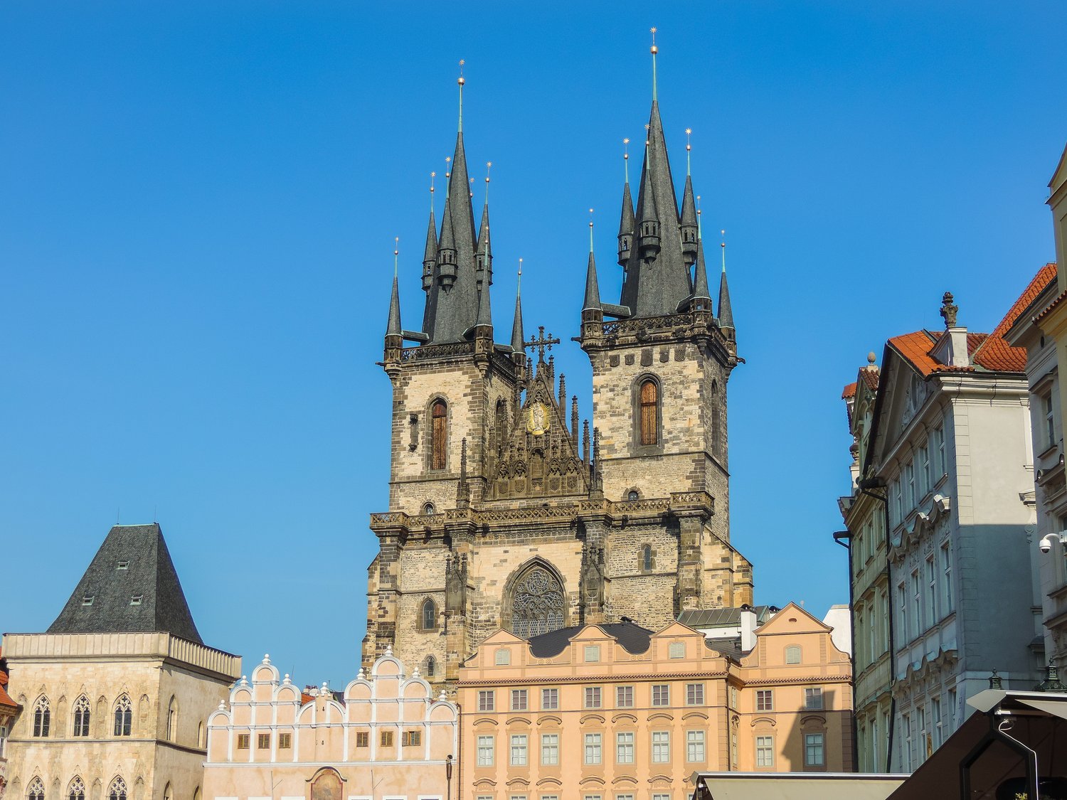 Praga dla szkoły – jak zaplanować jednodniowy wyjazd autokarem